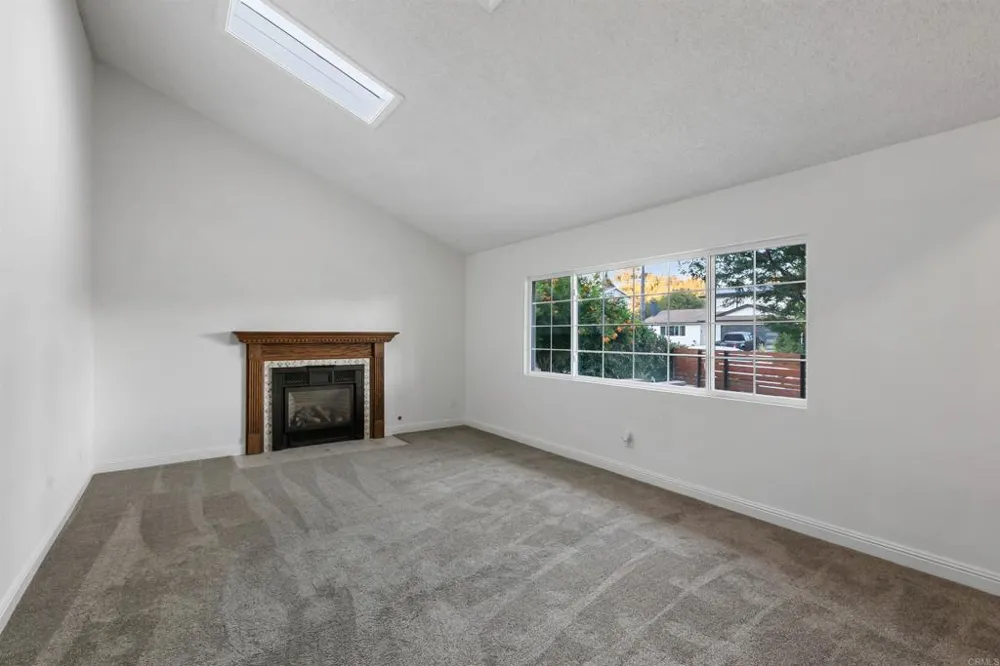 3813 Sierra Morena Avenue Carlsbad, CA 92010