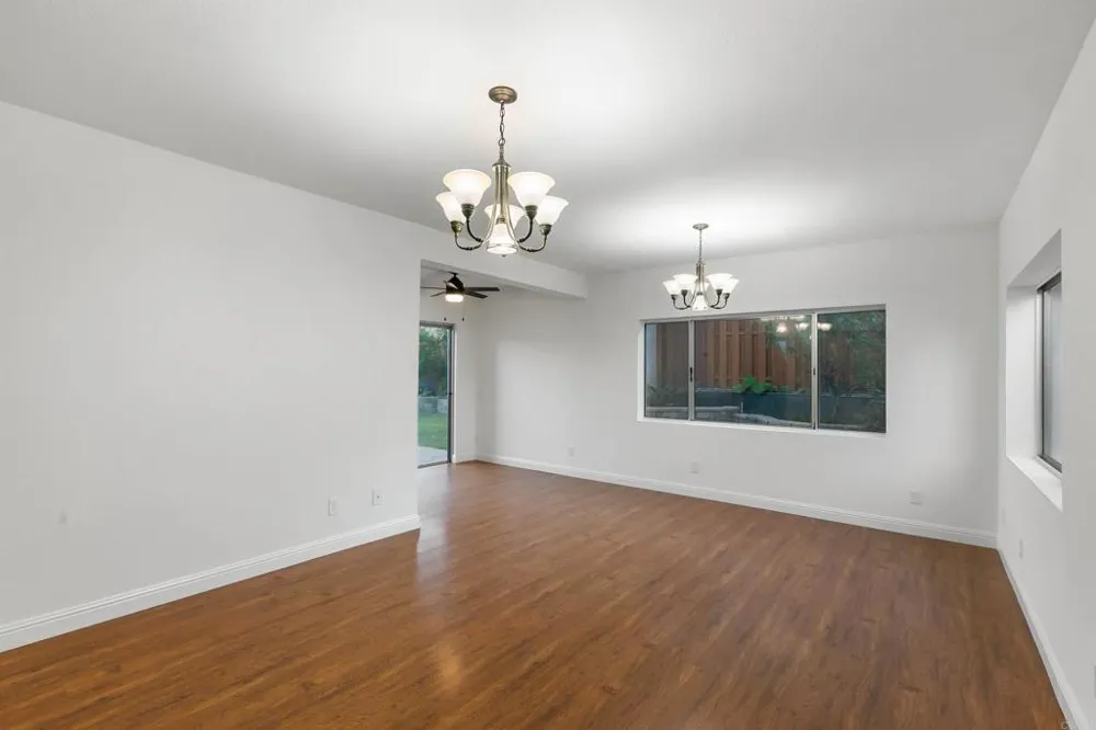 3813 Sierra Morena Avenue Carlsbad, CA 92010