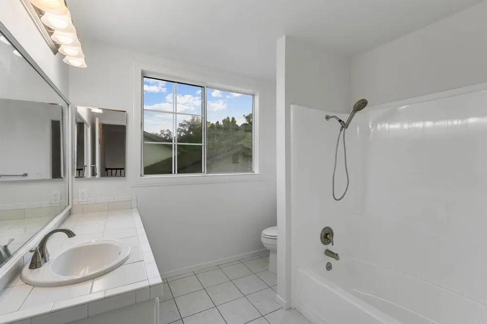 3813 Sierra Morena Avenue Carlsbad, CA 92010