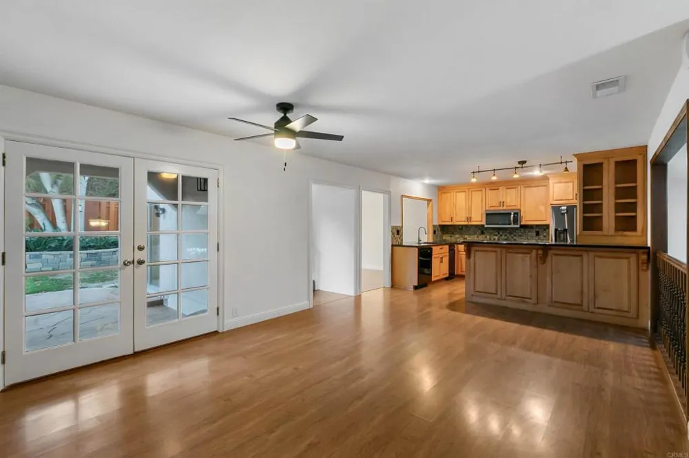 3813 Sierra Morena Avenue Carlsbad, CA 92010