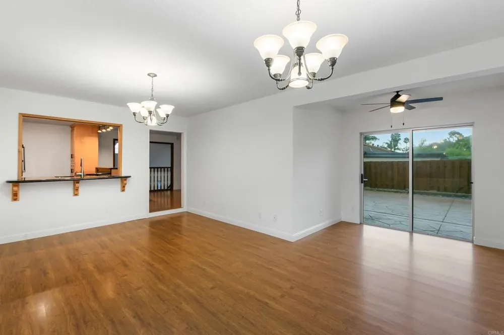 3813 Sierra Morena Avenue Carlsbad, CA 92010