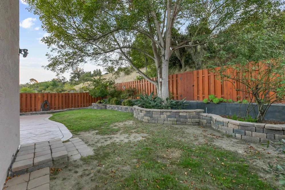 3813 Sierra Morena Avenue Carlsbad, CA 92010