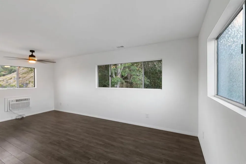 3813 Sierra Morena Avenue Carlsbad, CA 92010