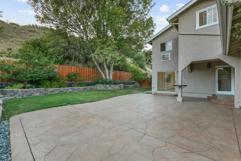 3813 Sierra Morena Avenue Carlsbad, CA 92010