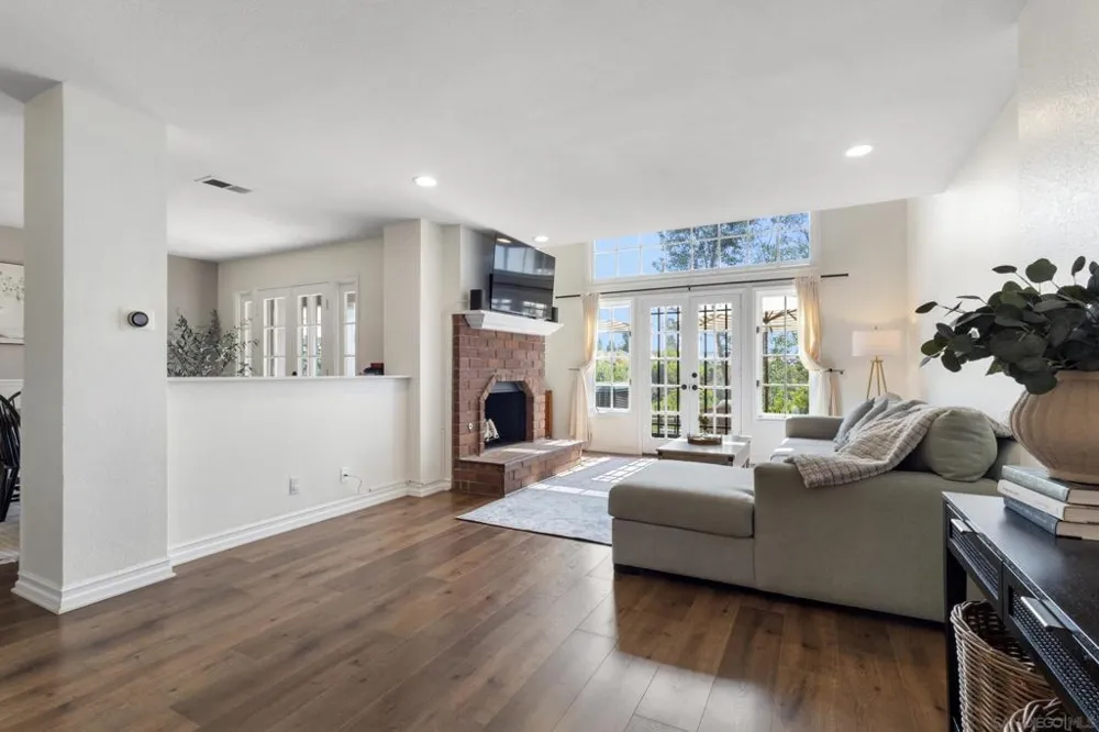 984 S Rim Crest Dr #7 Anaheim, CA 92807