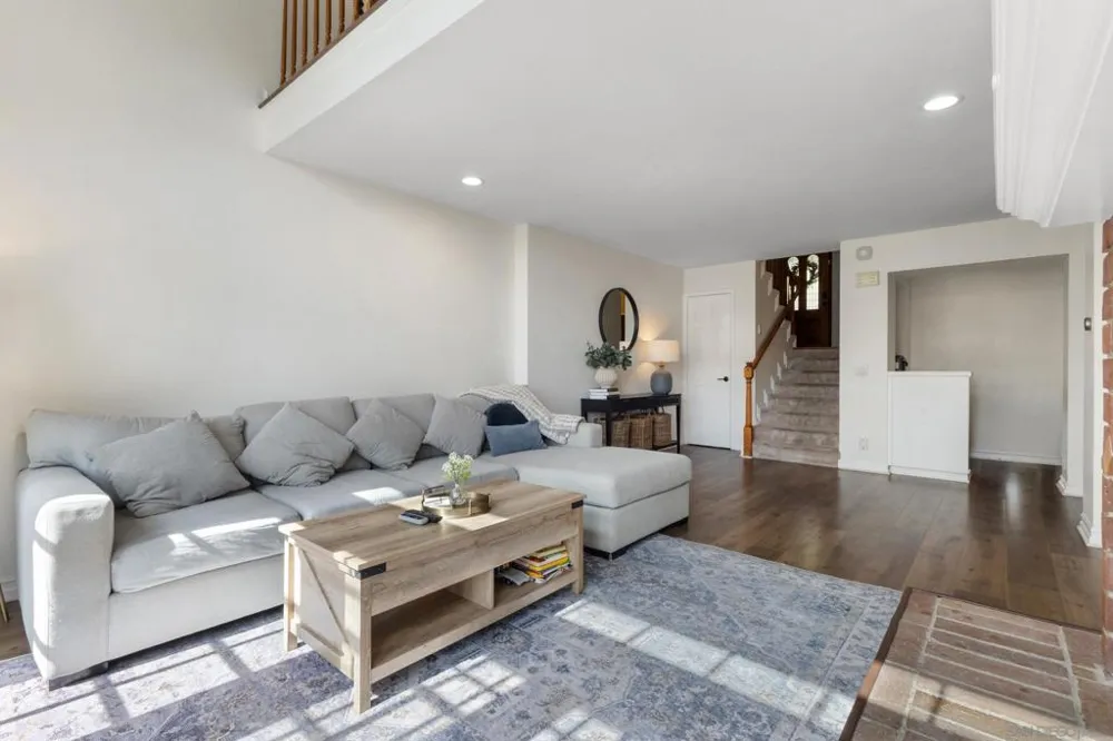 984 S Rim Crest Dr #7 Anaheim, CA 92807