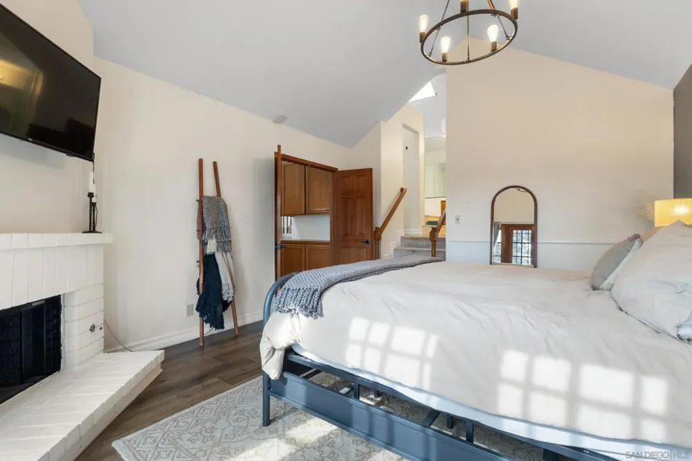984 S Rim Crest Dr #7 Anaheim, CA 92807