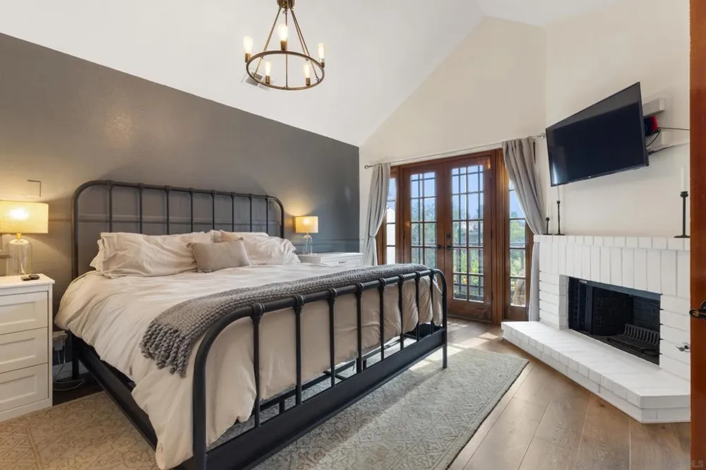984 S Rim Crest Dr #7 Anaheim, CA 92807