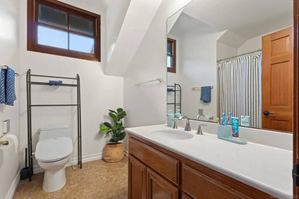 984 S Rim Crest Dr #7 Anaheim, CA 92807
