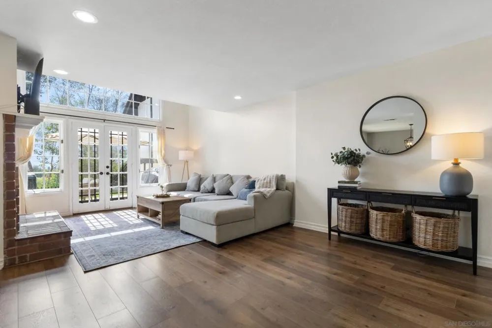 984 S Rim Crest Dr #7 Anaheim, CA 92807