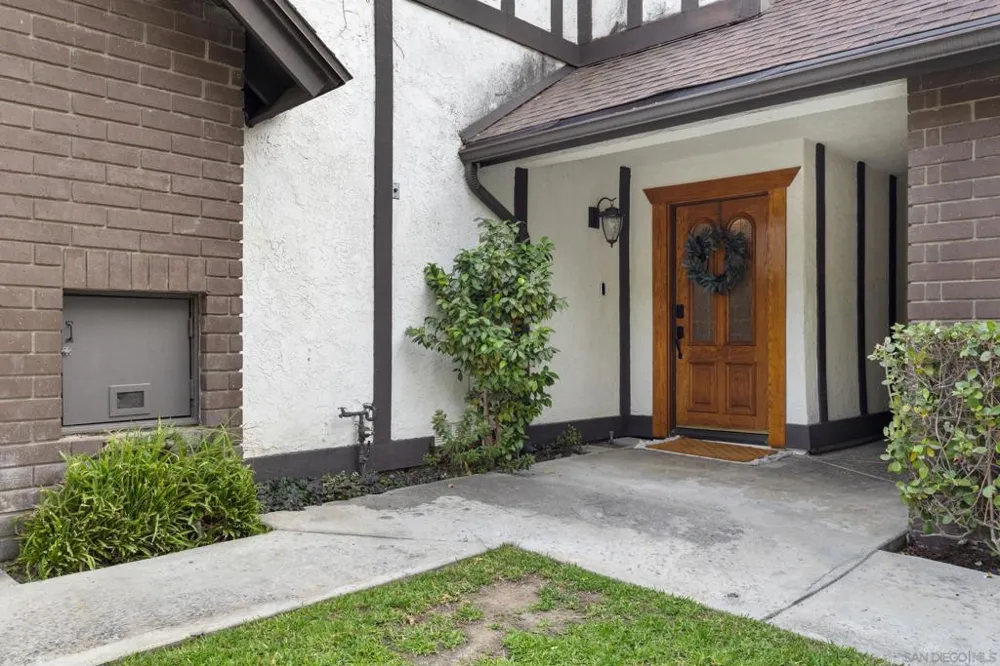 984 S Rim Crest Dr #7 Anaheim, CA 92807