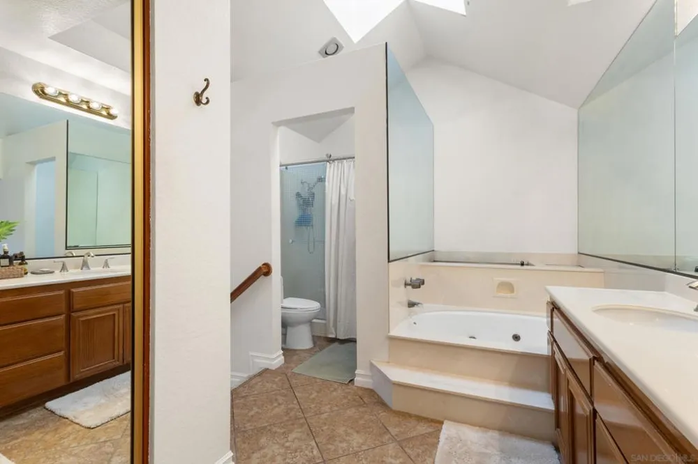 984 S Rim Crest Dr #7 Anaheim, CA 92807