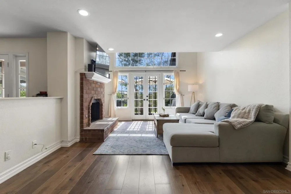 984 S Rim Crest Dr #7 Anaheim, CA 92807
