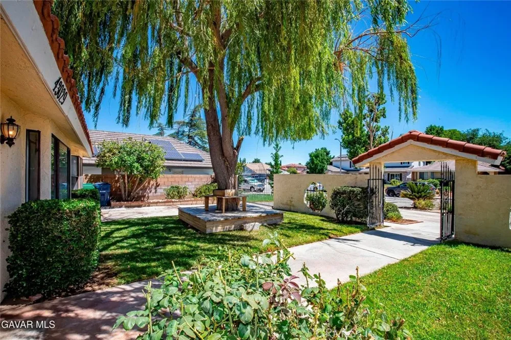 43029 Ed Halley Lancaster, CA 93536