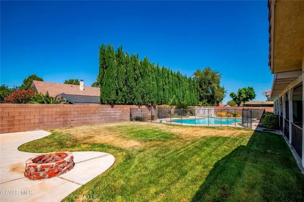 43029 Ed Halley Lancaster, CA 93536