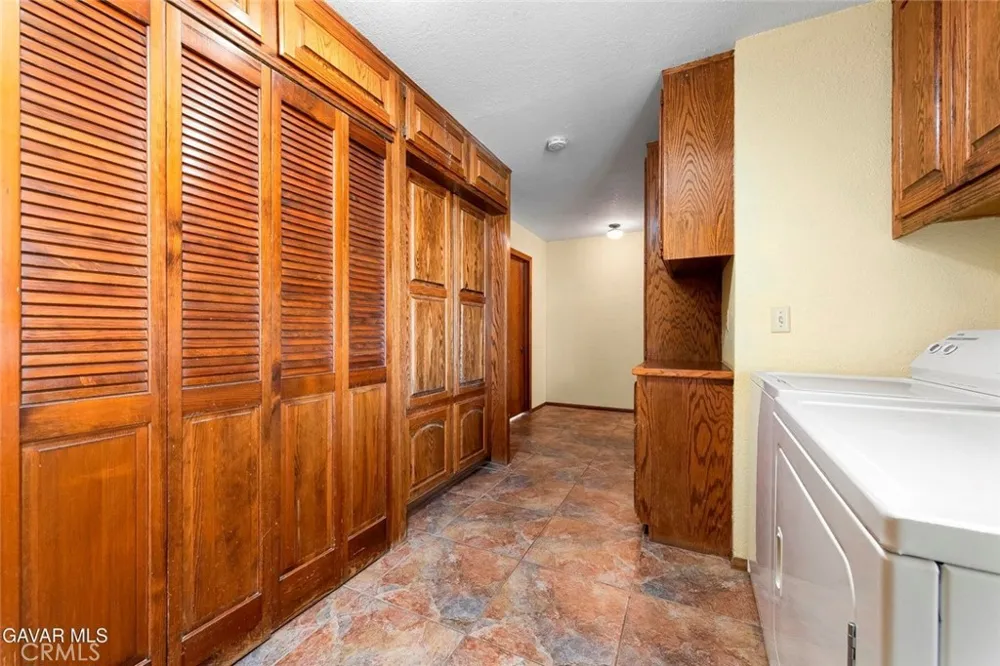 43029 Ed Halley Lancaster, CA 93536