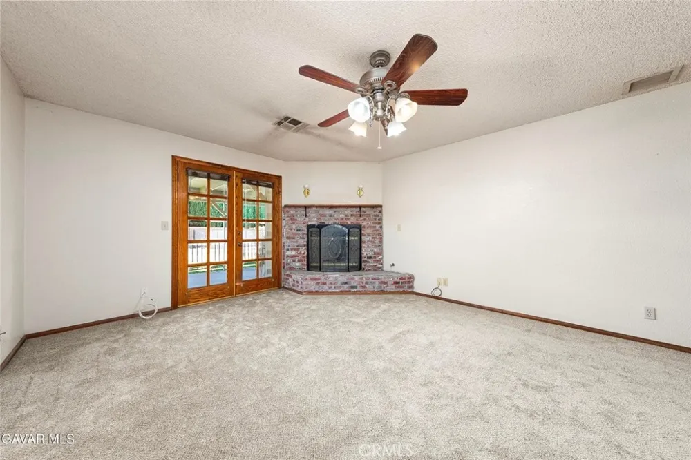 43029 Ed Halley Lancaster, CA 93536