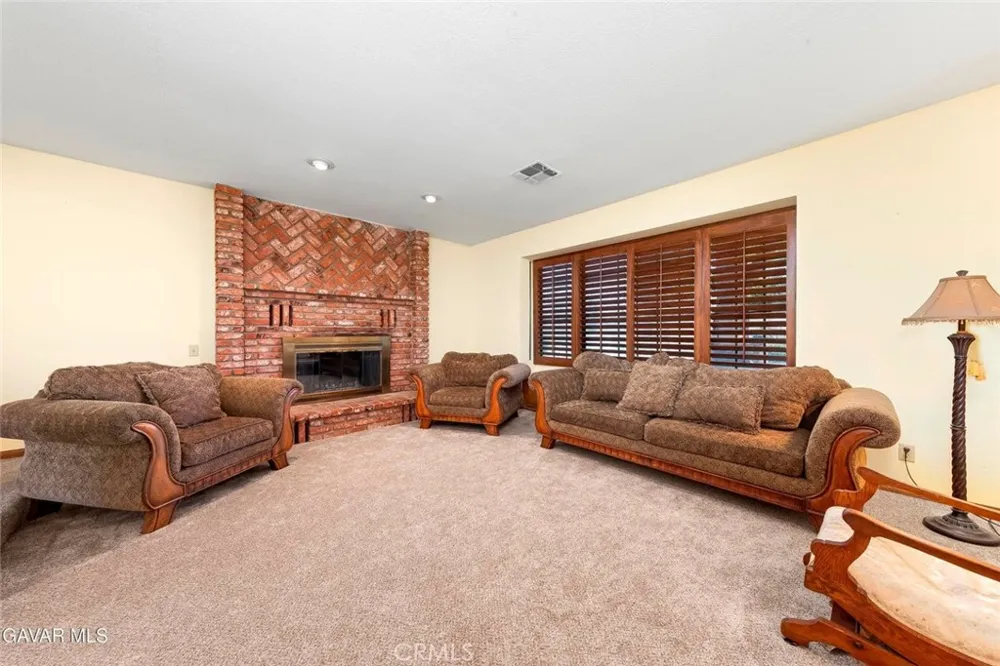 43029 Ed Halley Lancaster, CA 93536