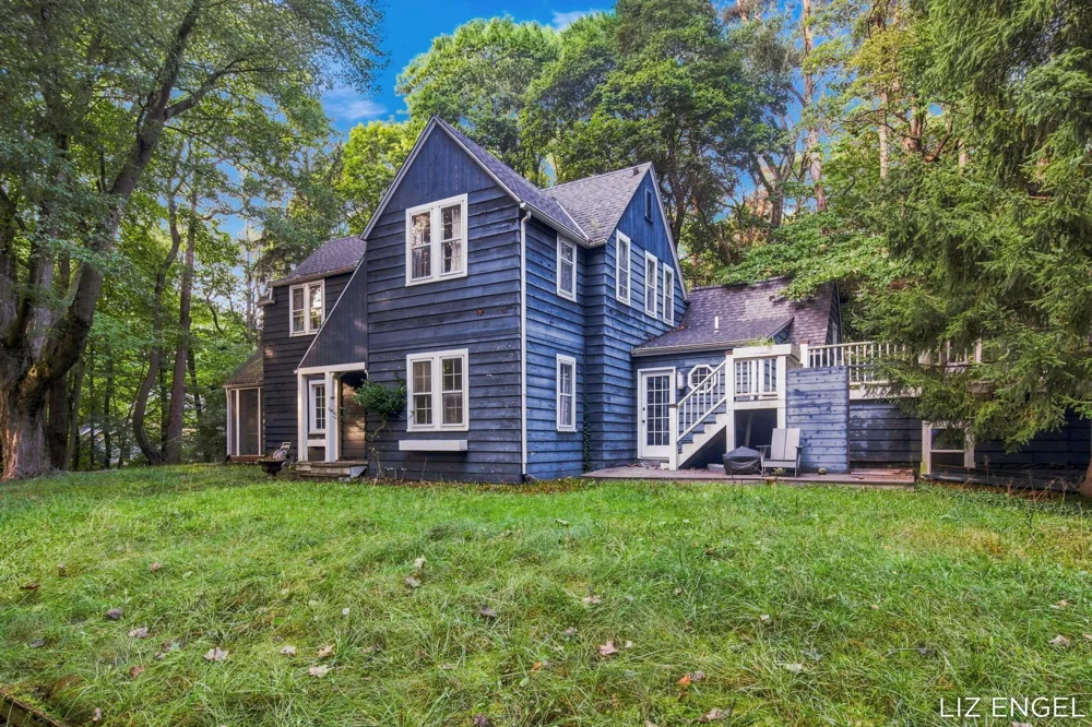2309 Forest Trail Circle Fennville, MI 49408