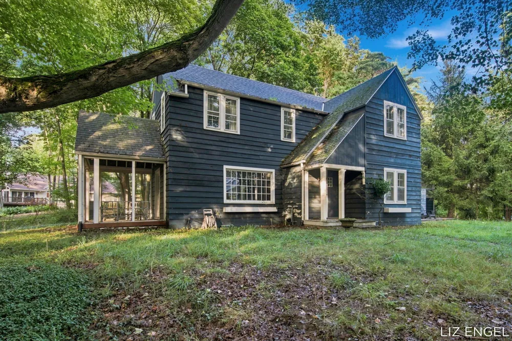 2309 Forest Trail Circle Fennville, MI 49408