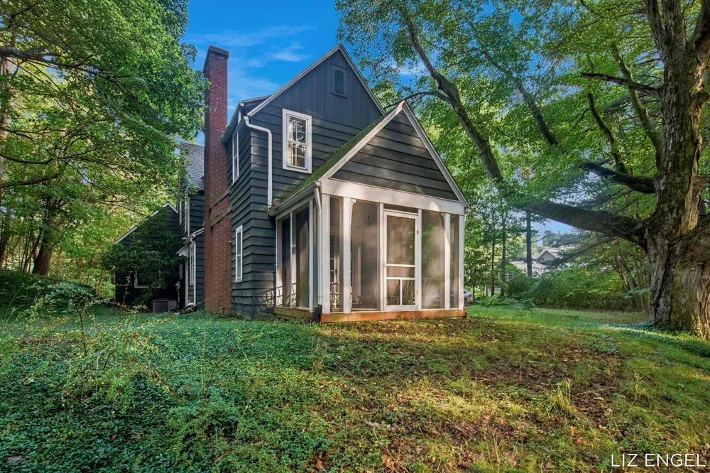 2309 Forest Trail Circle Fennville, MI 49408