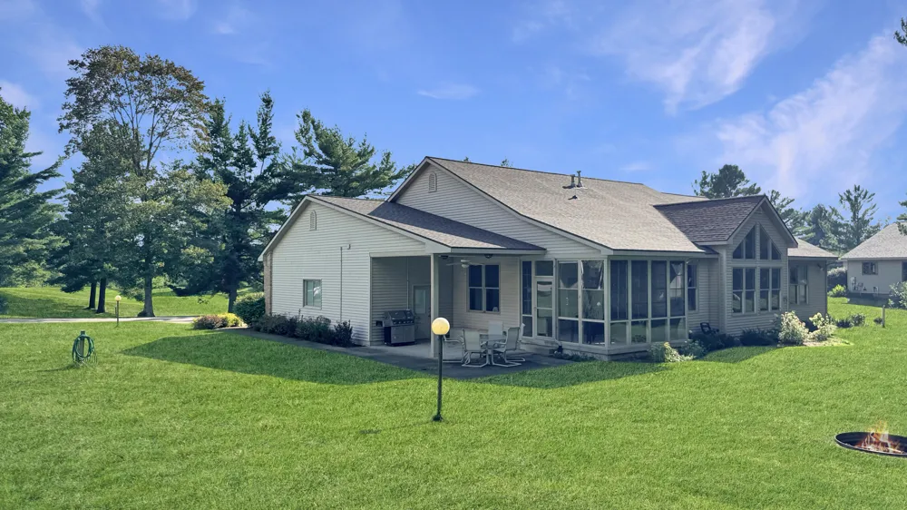 618 White Pine Drive Cadillac, MI 49601