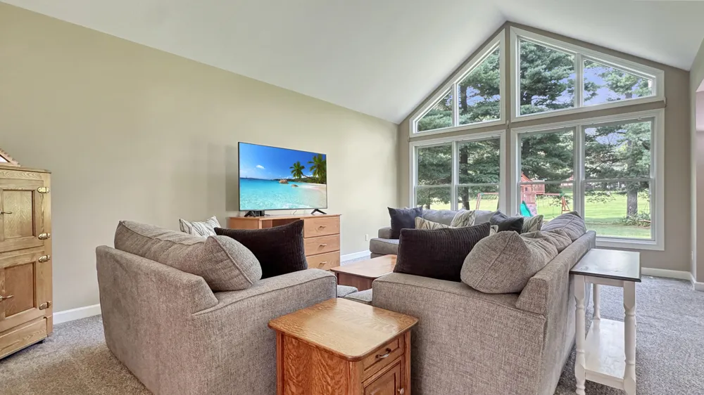 618 White Pine Drive Cadillac, MI 49601