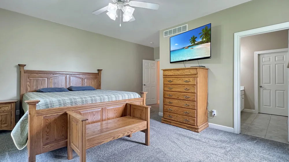 618 White Pine Drive Cadillac, MI 49601