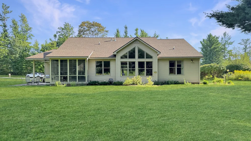 618 White Pine Drive Cadillac, MI 49601