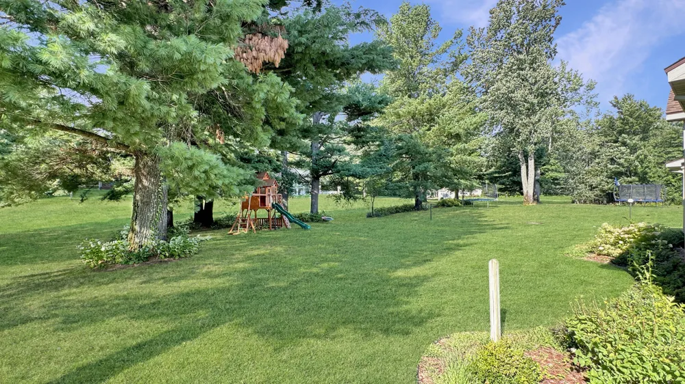 618 White Pine Drive Cadillac, MI 49601
