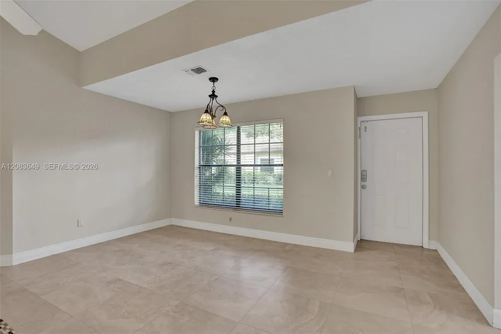 7532 Nova Dr #19 Davie, FL 33317