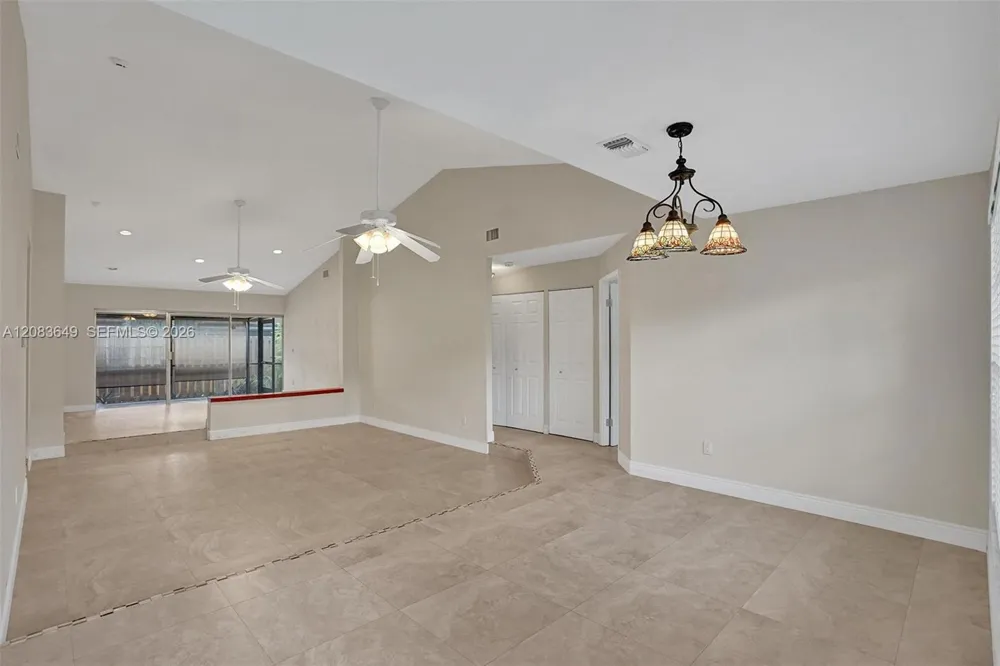 7532 Nova Dr #19 Davie, FL 33317