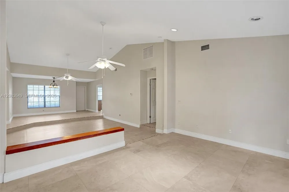 7532 Nova Dr #19 Davie, FL 33317