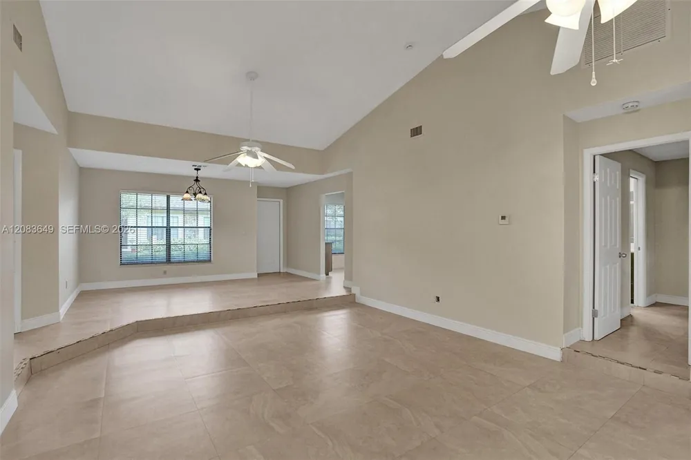 7532 Nova Dr #19 Davie, FL 33317