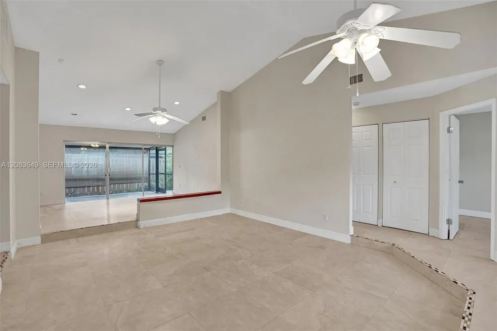 7532 Nova Dr #19 Davie, FL 33317
