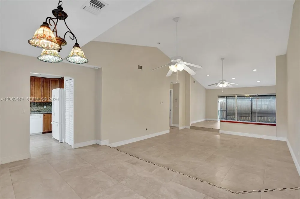 7532 Nova Dr #19 Davie, FL 33317