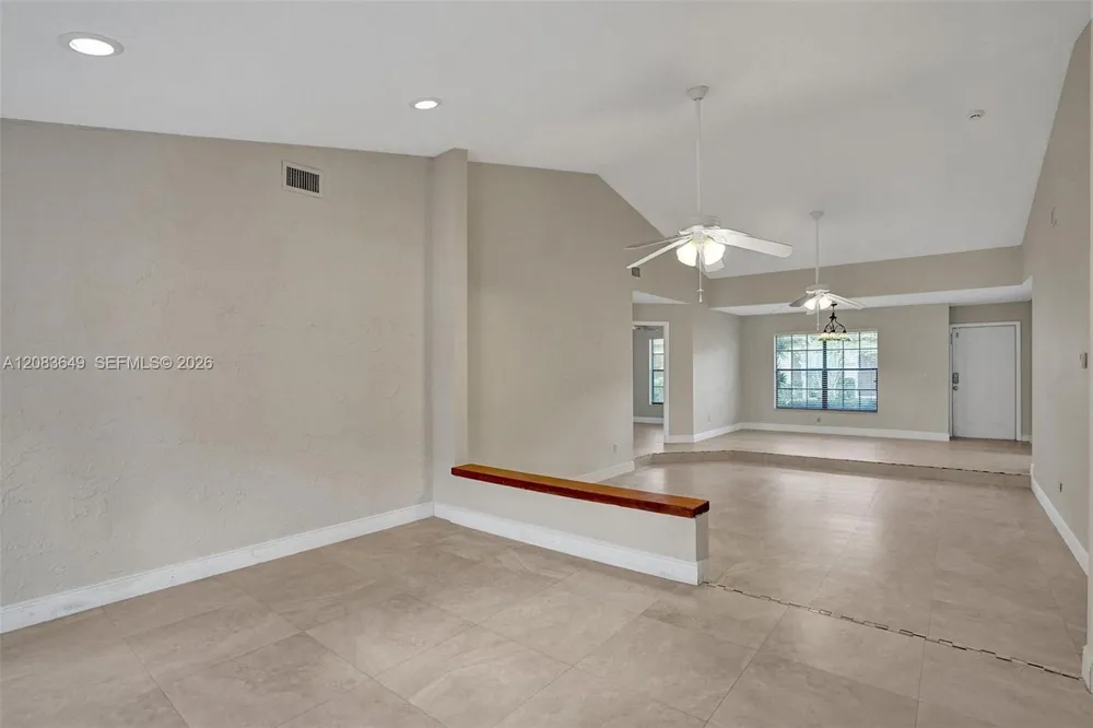 7532 Nova Dr #19 Davie, FL 33317