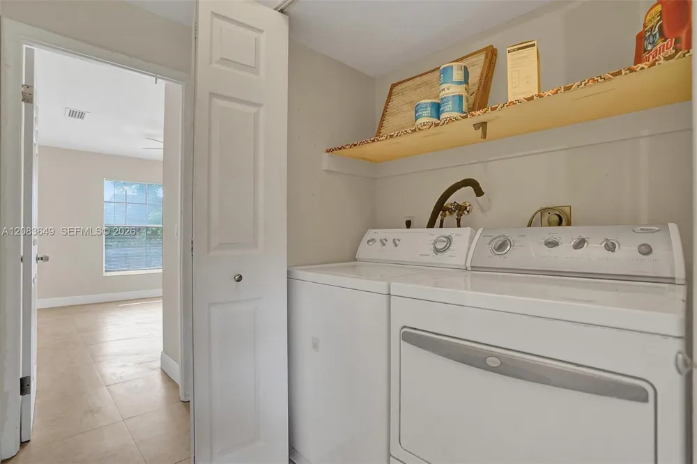 7532 Nova Dr #19 Davie, FL 33317