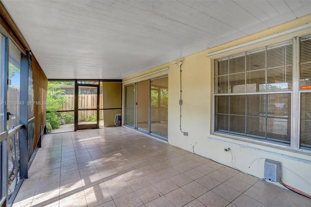 7532 Nova Dr #19 Davie, FL 33317