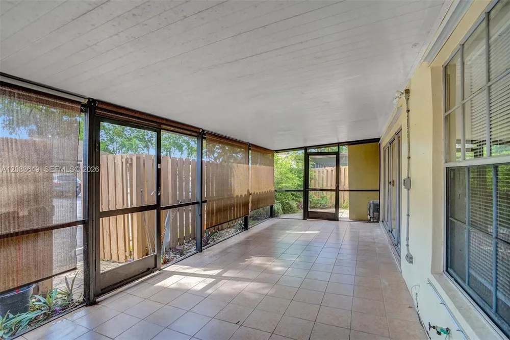 7532 Nova Dr #19 Davie, FL 33317