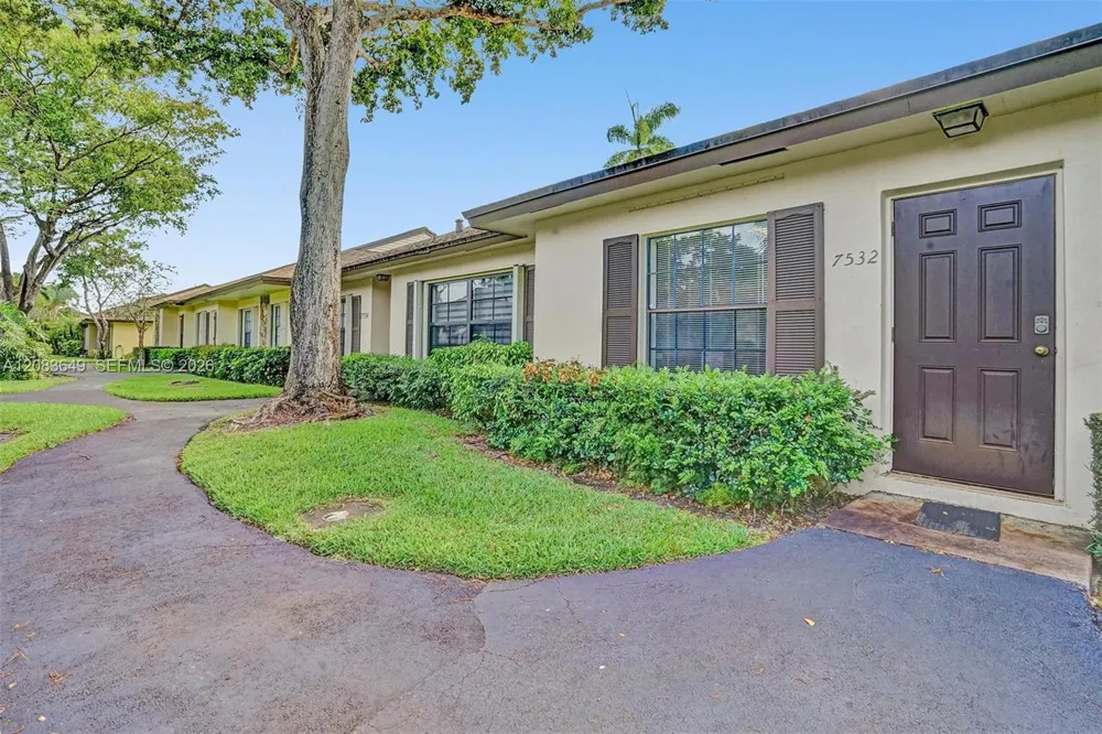 7532 Nova Dr #19 Davie, FL 33317