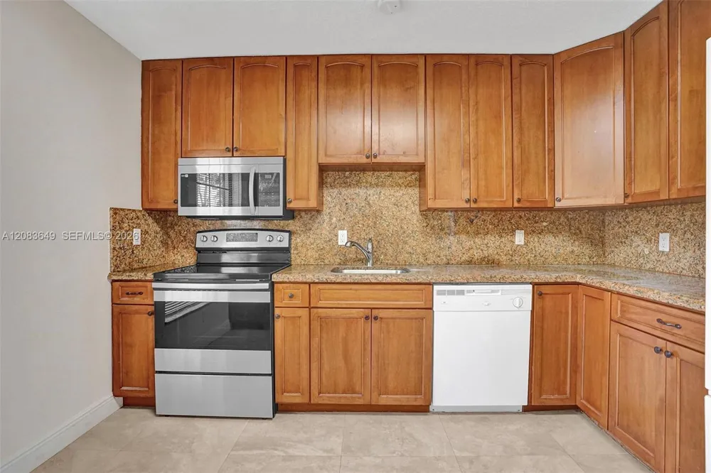 7532 Nova Dr #19 Davie, FL 33317