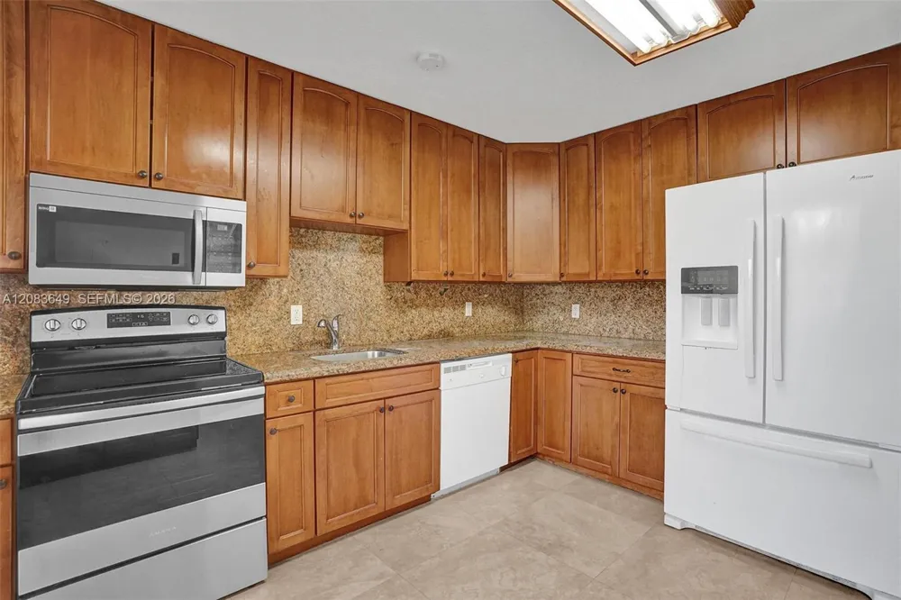 7532 Nova Dr #19 Davie, FL 33317