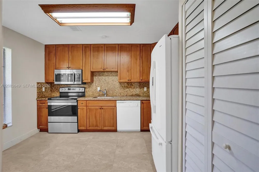 7532 Nova Dr #19 Davie, FL 33317