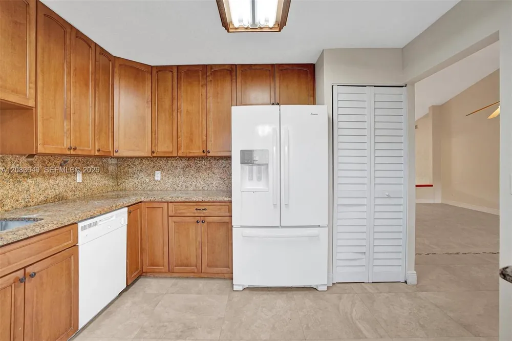 7532 Nova Dr #19 Davie, FL 33317