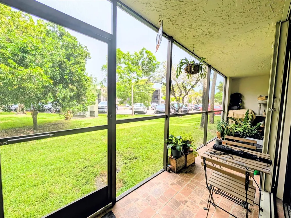 8075 SW 107th Ave #123 Miami, FL 33173