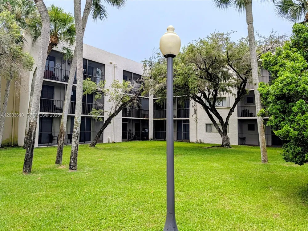 8075 SW 107th Ave #123 Miami, FL 33173