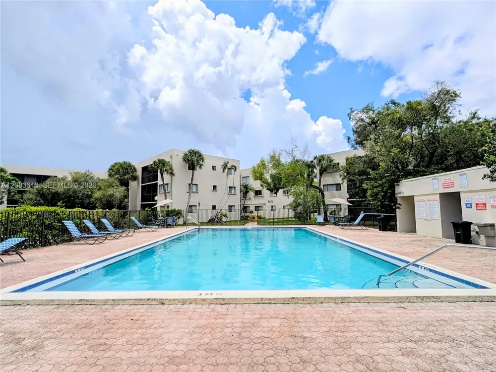 8075 SW 107th Ave #123 Miami, FL 33173