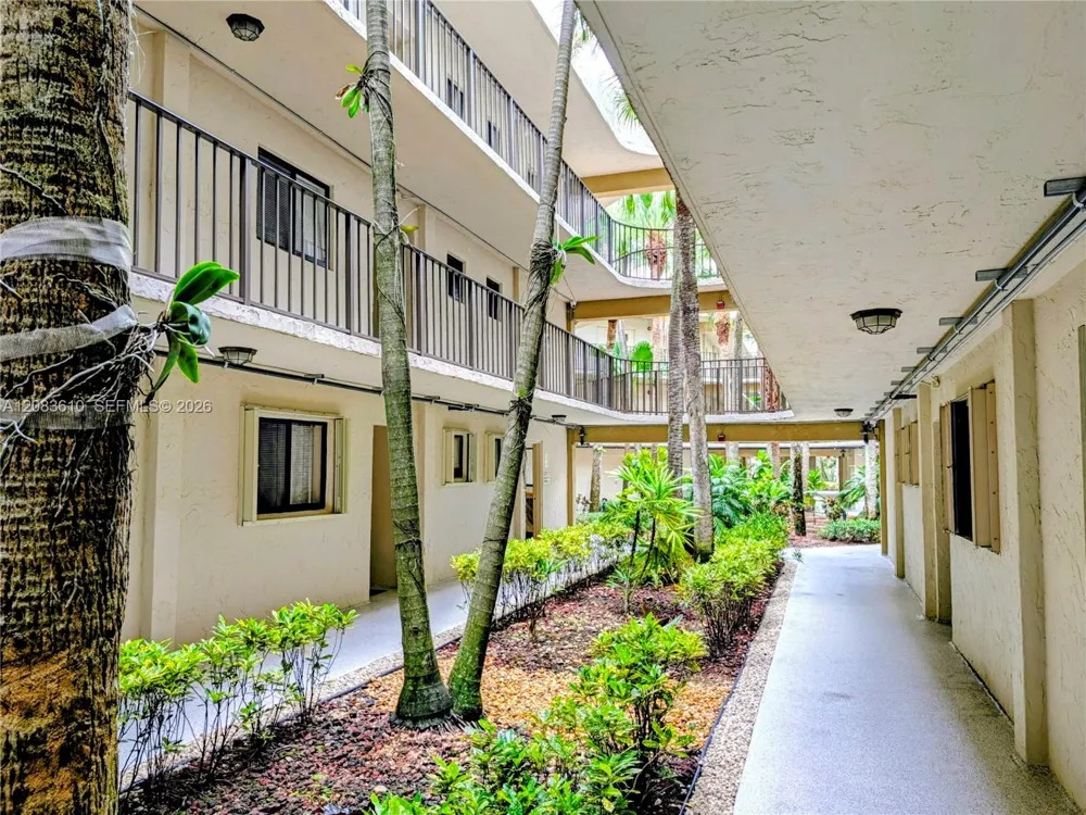 8075 SW 107th Ave #123 Miami, FL 33173