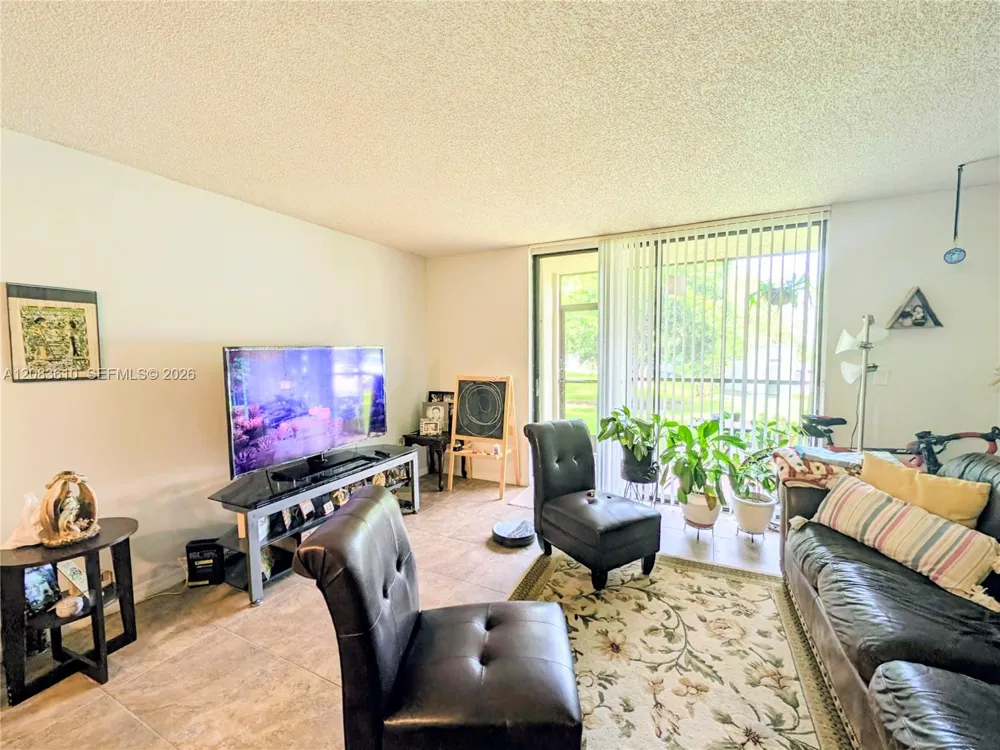 8075 SW 107th Ave #123 Miami, FL 33173